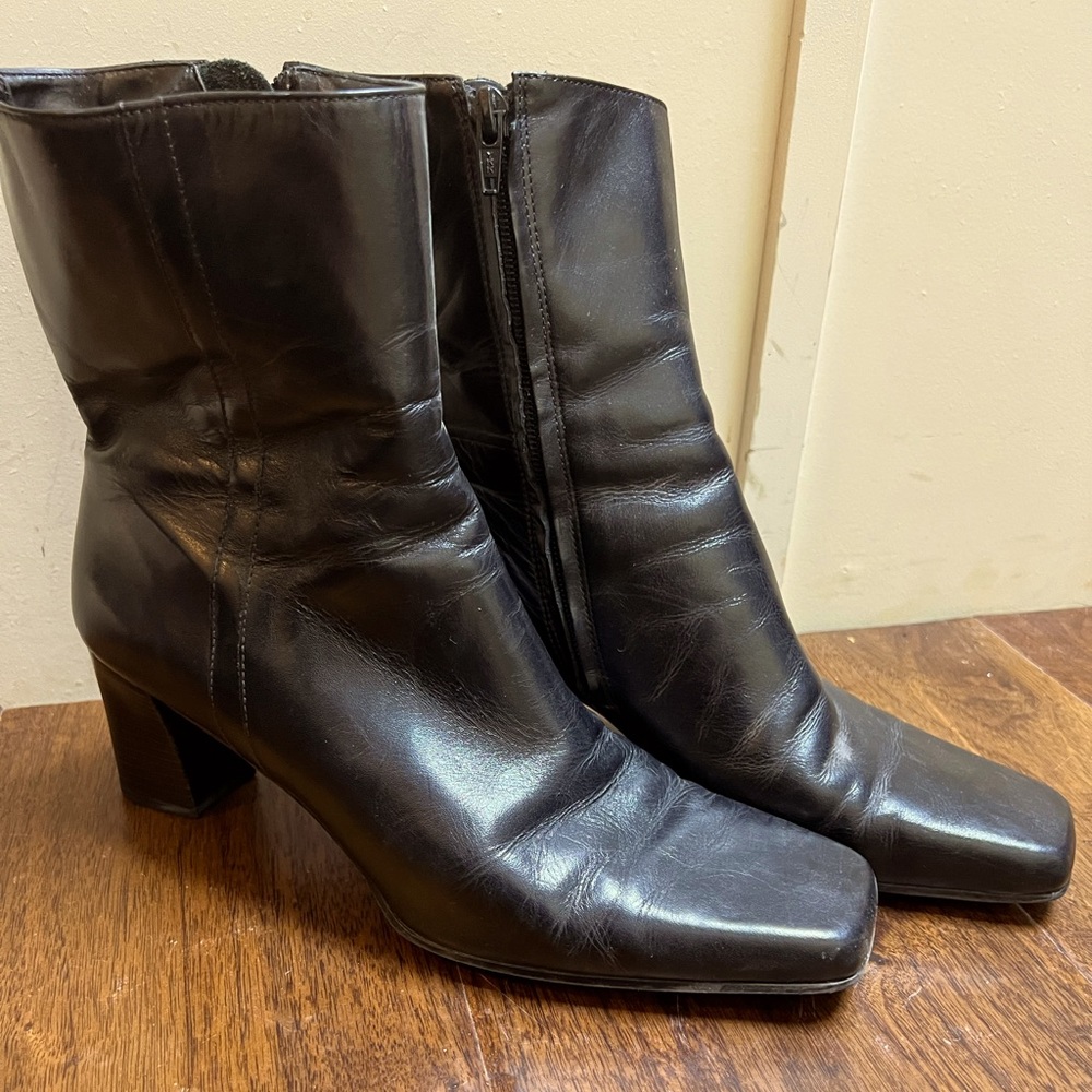 Michelle D ankle boots. Size 10.